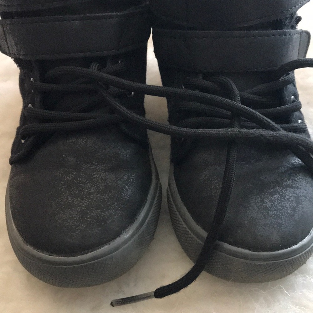 Shoes - Picture 5 of 5